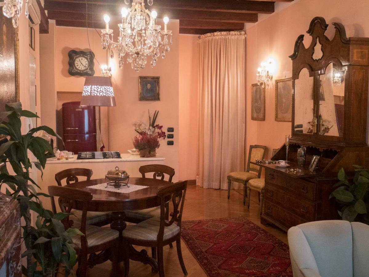 Apartmán Broletto 26 Milán Exteriér fotografie