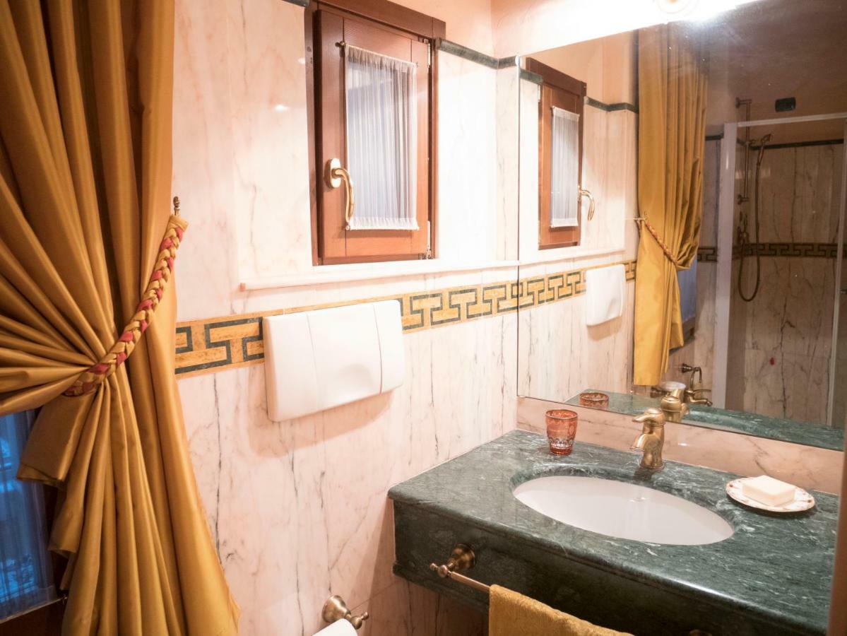 Apartmán Broletto 26 Milán Exteriér fotografie