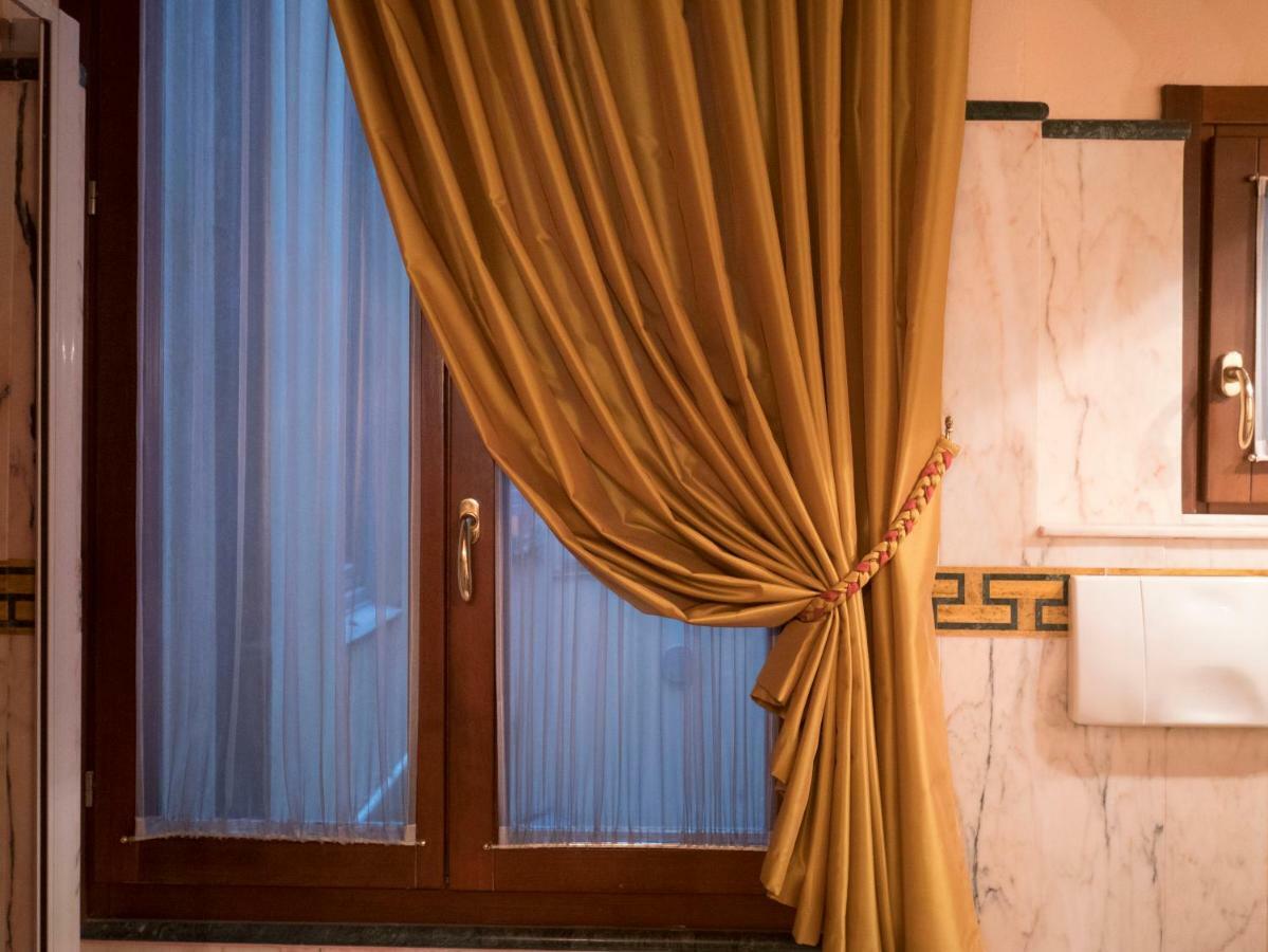 Apartmán Broletto 26 Milán Exteriér fotografie